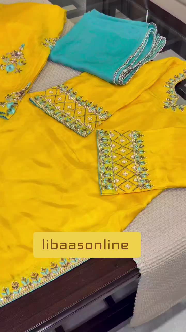 @ਲਿਬਾਸ by ਕੌਰ