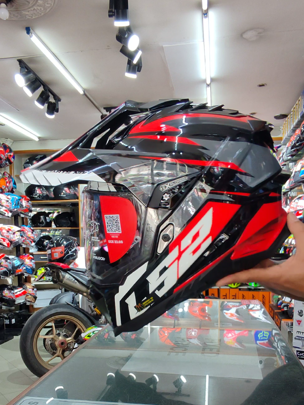@Om Trading Helmet Shop