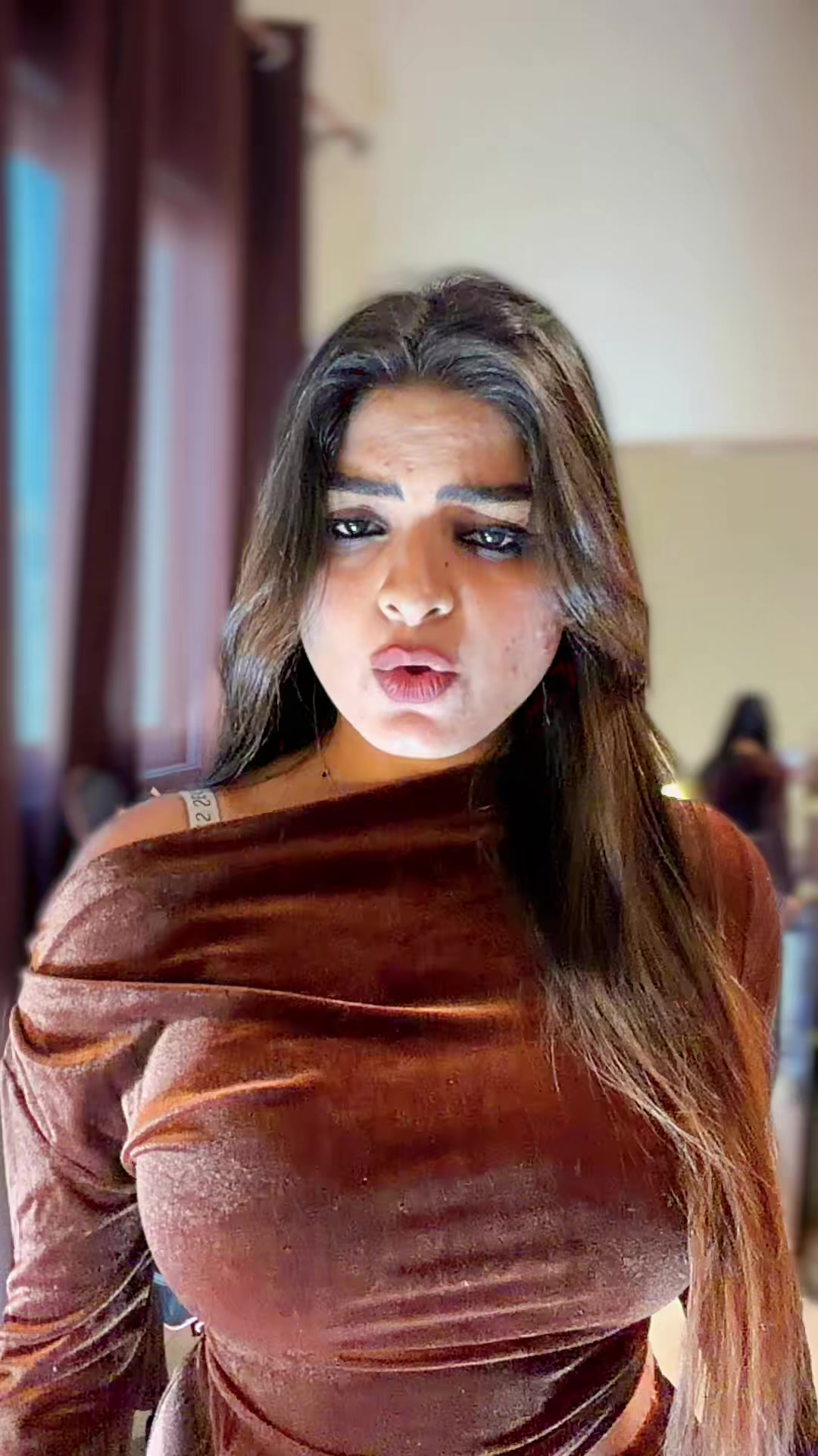 @chayaschu