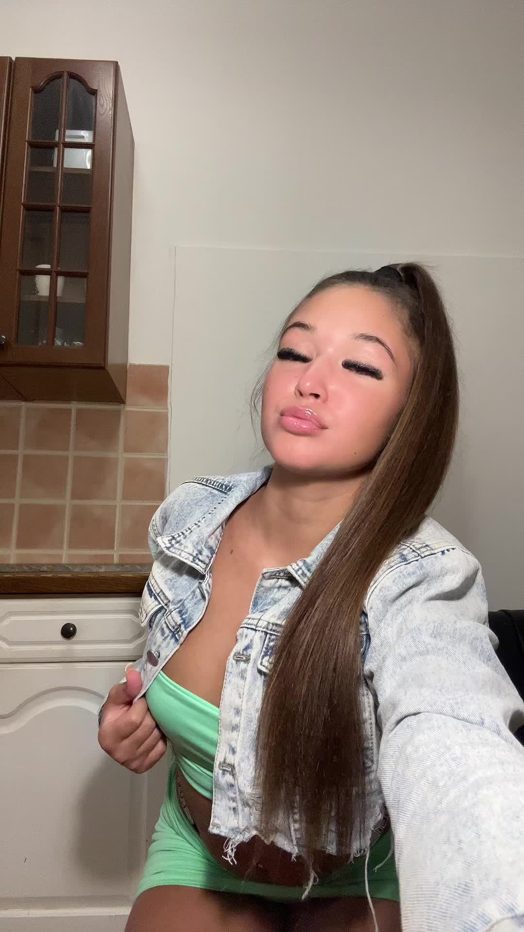 @Ayuraglam