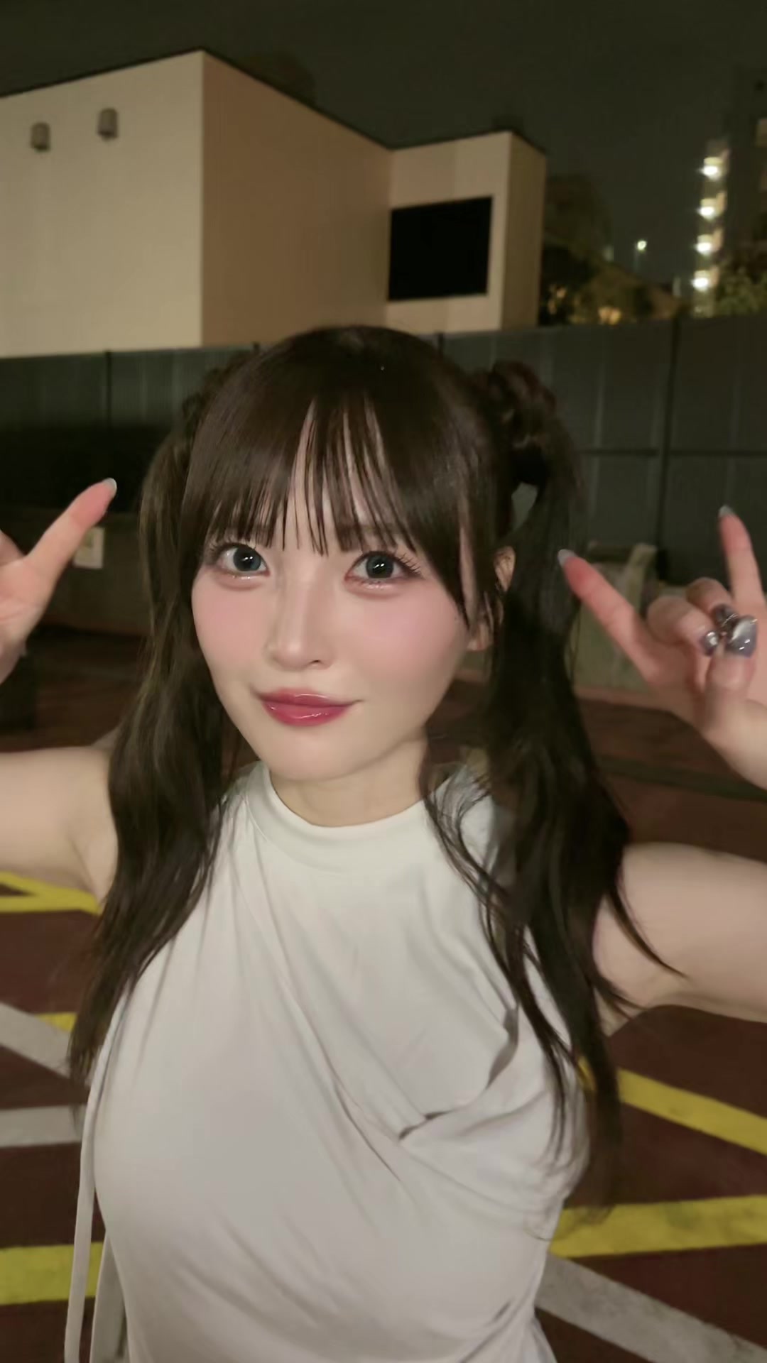@由良ゆら