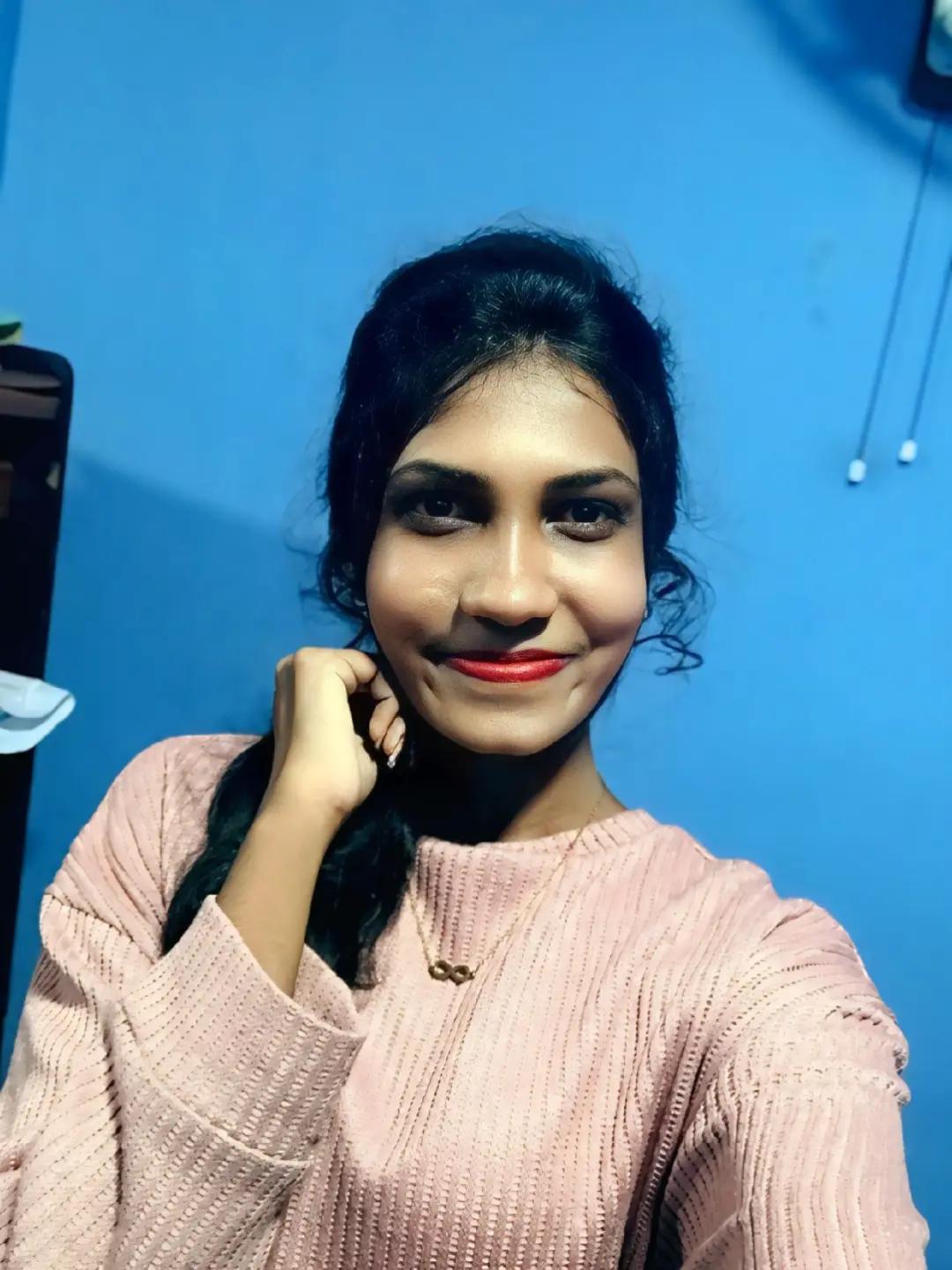 @𝐌𝐚𝐋𝐬𝐇𝐢 💕