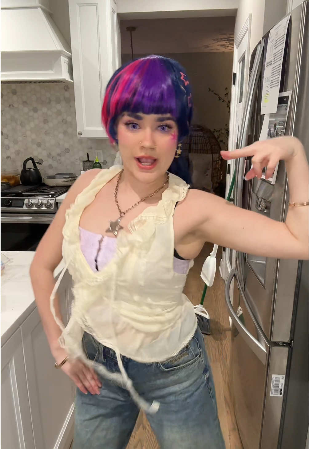 @Beeisbonkers