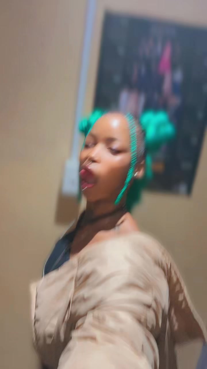 @🌻Boikyslimthickbee🐝