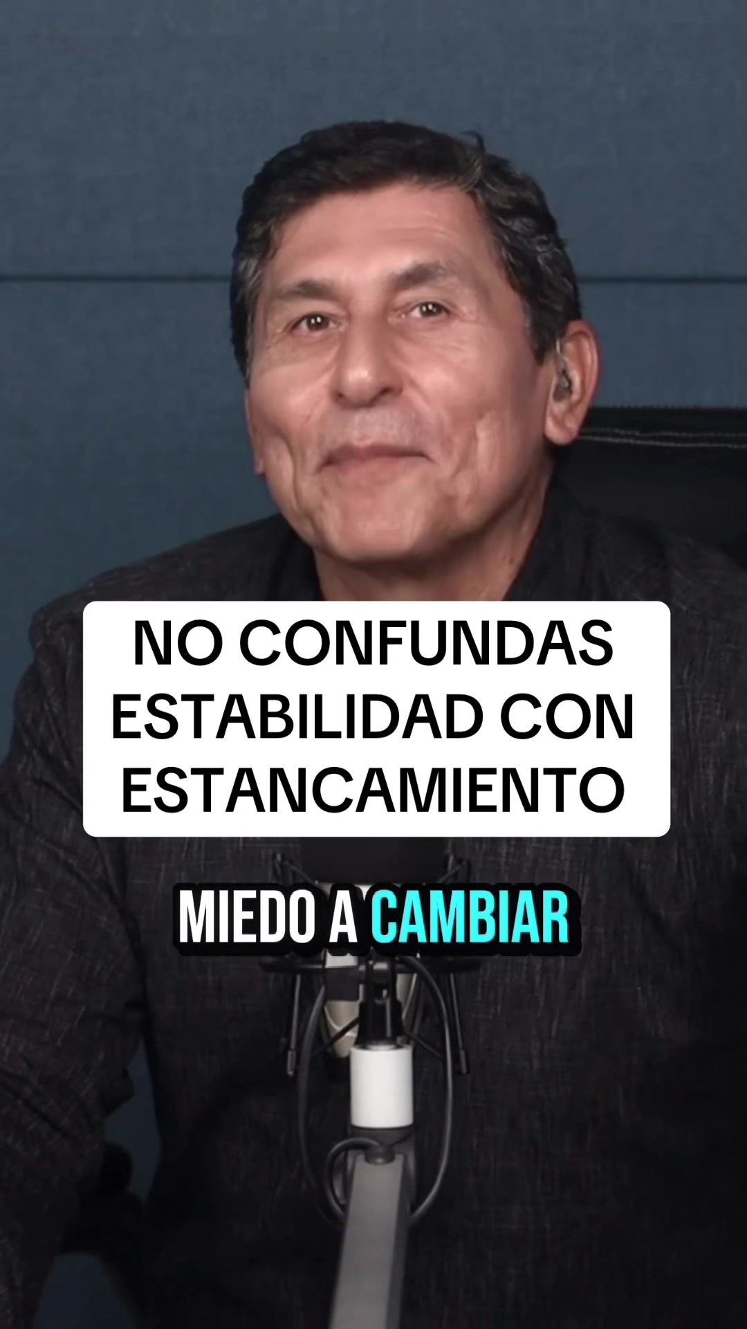 @César Lozano