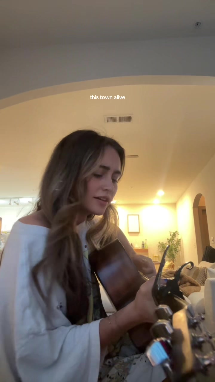 @Kaylinroberson