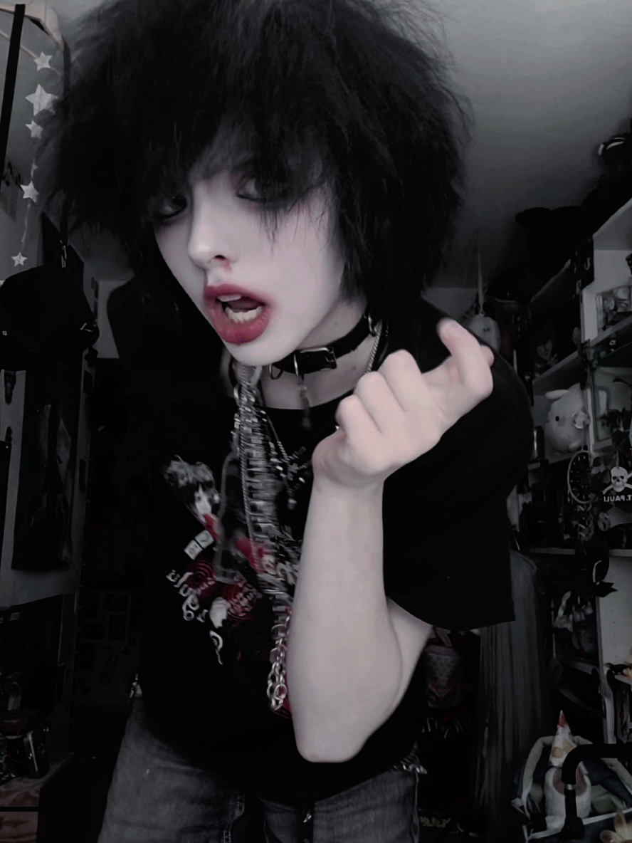 @☆~mikado  >:3  //🎒~☆