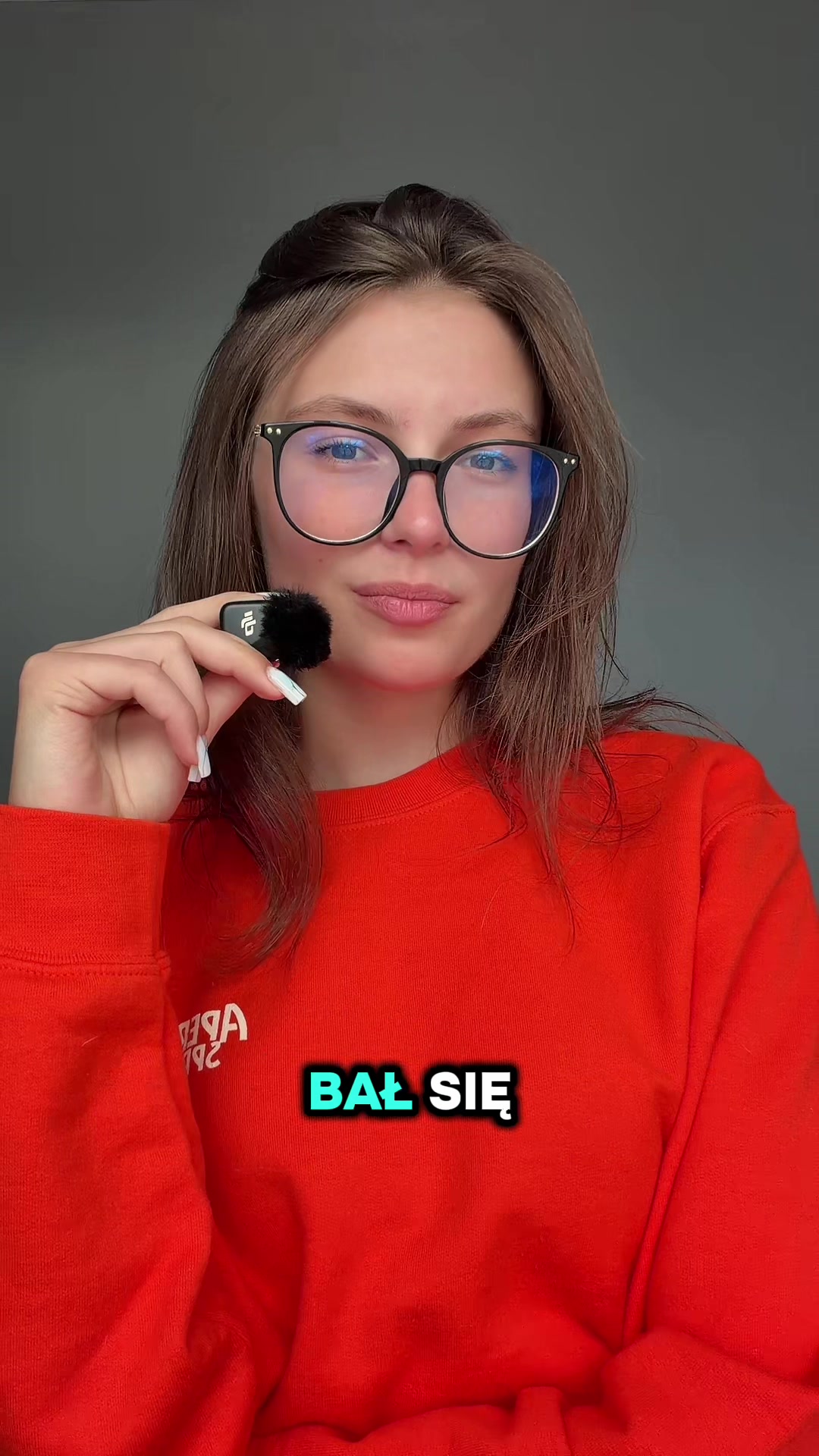 @𝑨𝒈𝒏𝒊𝒆𝒔𝒛𝒌𝒂 🩶