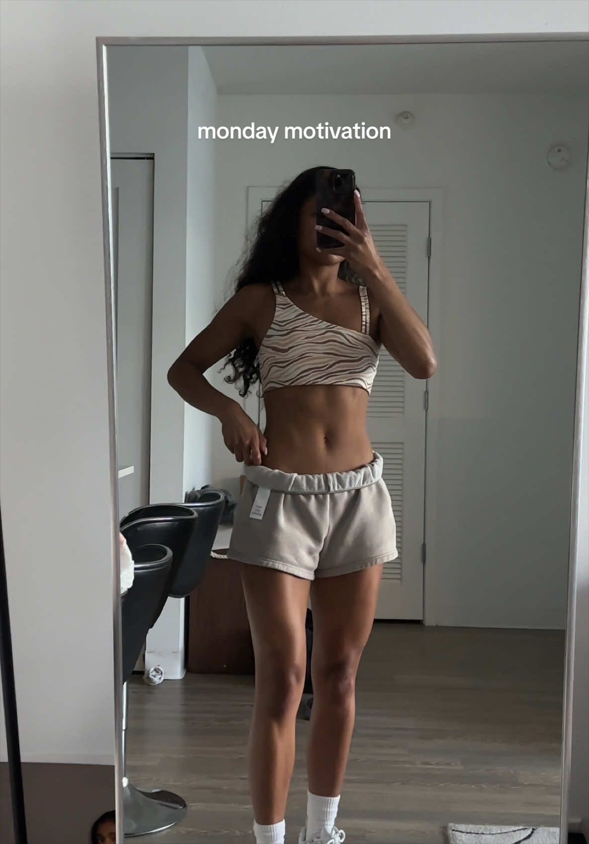 @lelandra | lifestyle creator