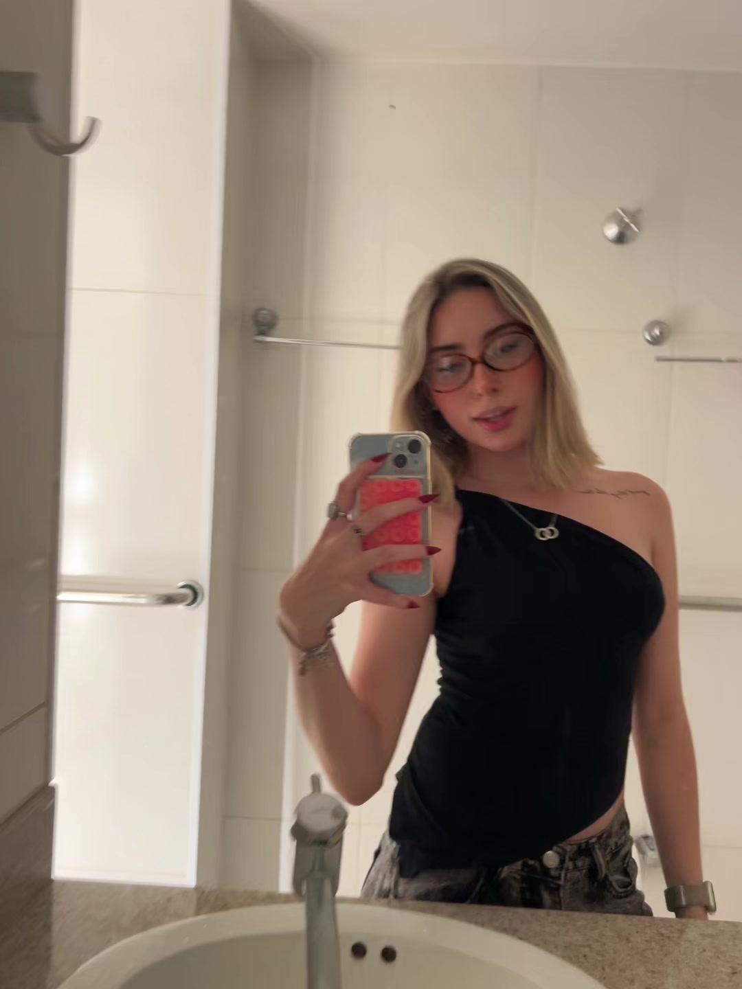 @nanaapradoo