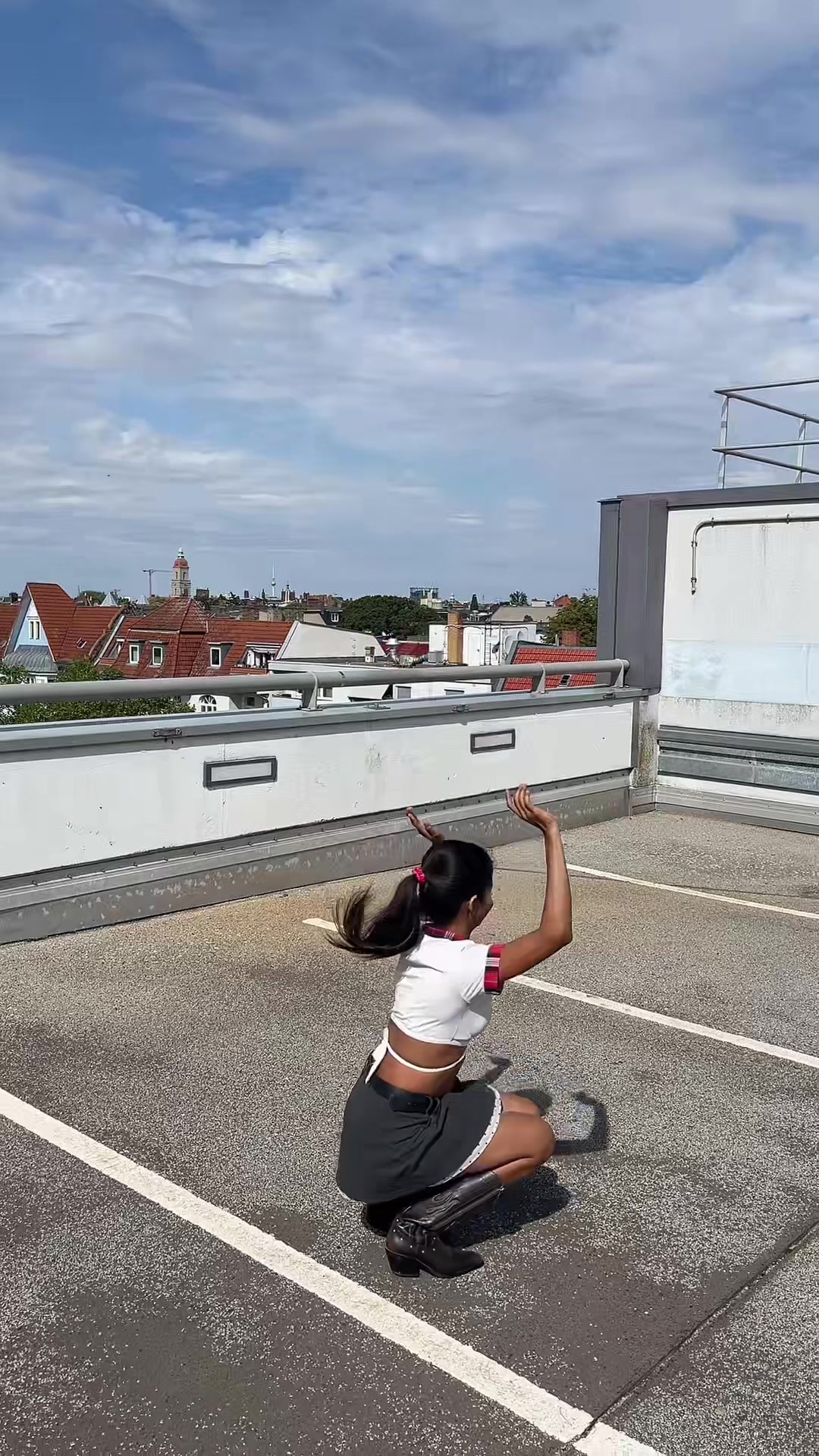 @Dancing girl