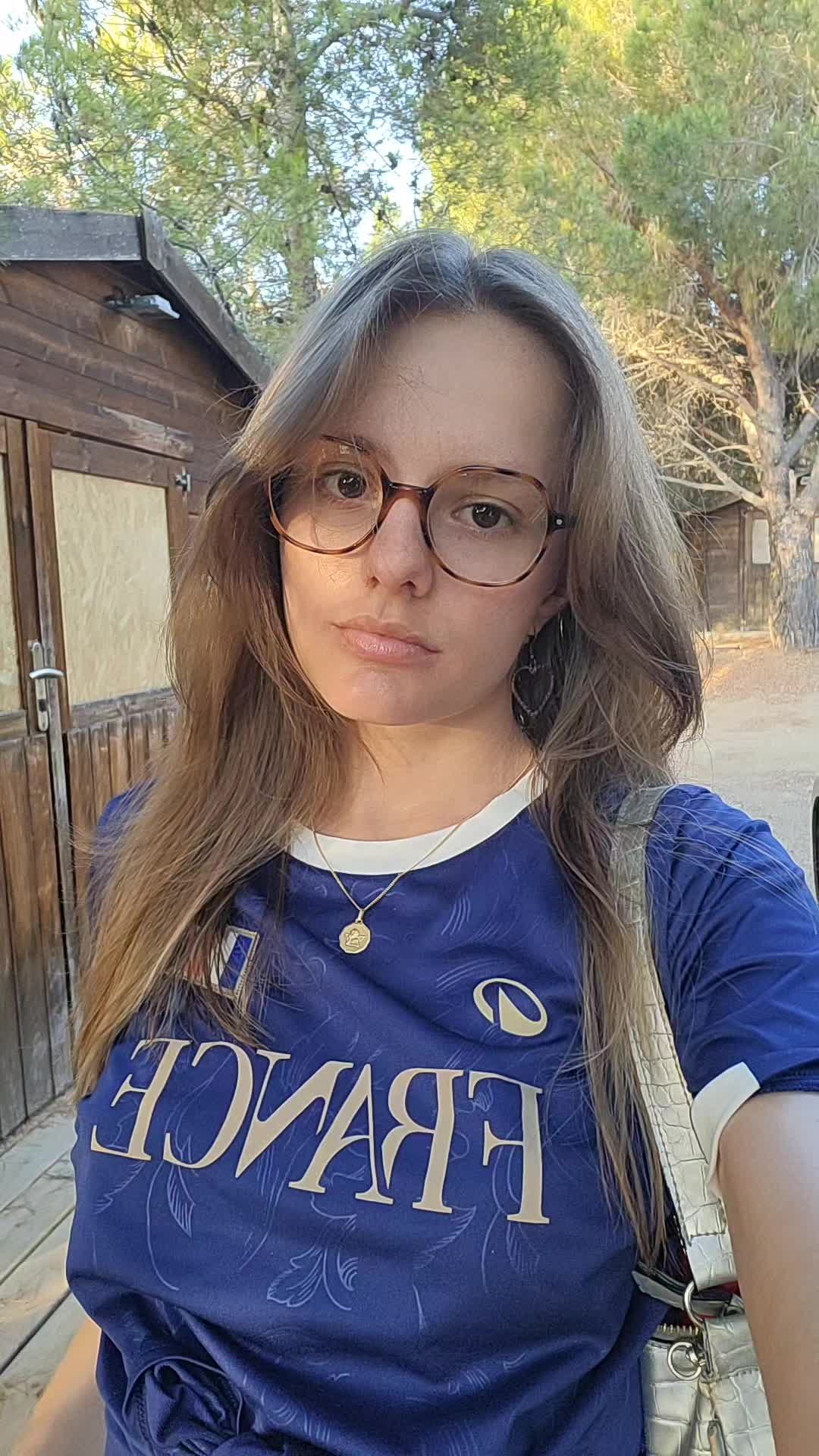 @Chlo ✨️