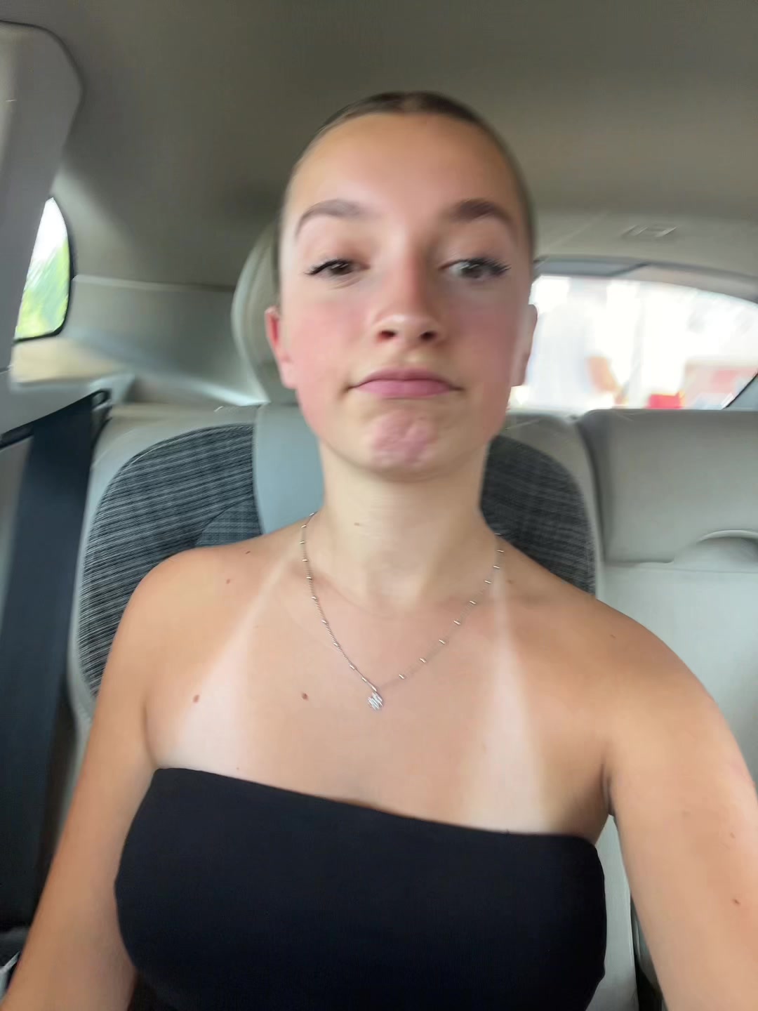 @nicolee
