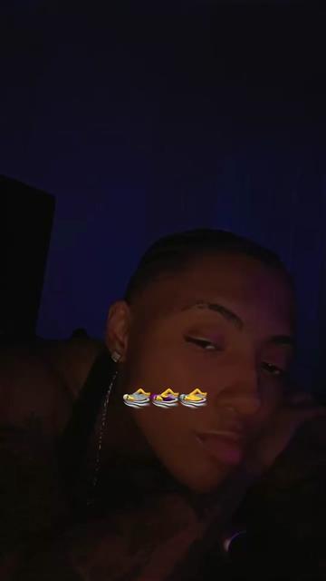 @𝐅 𝐀 𝐕 𝐎 🥶💫