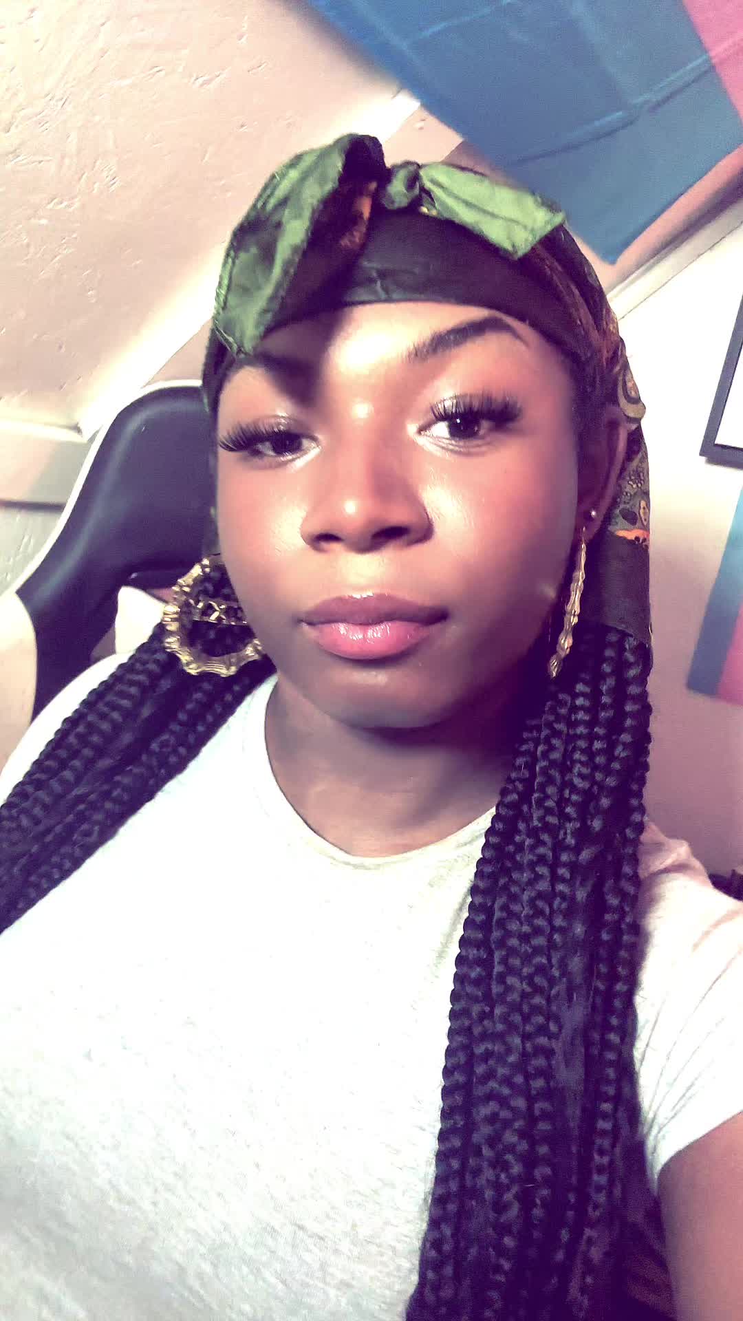 @Ł&iacute; 💋.