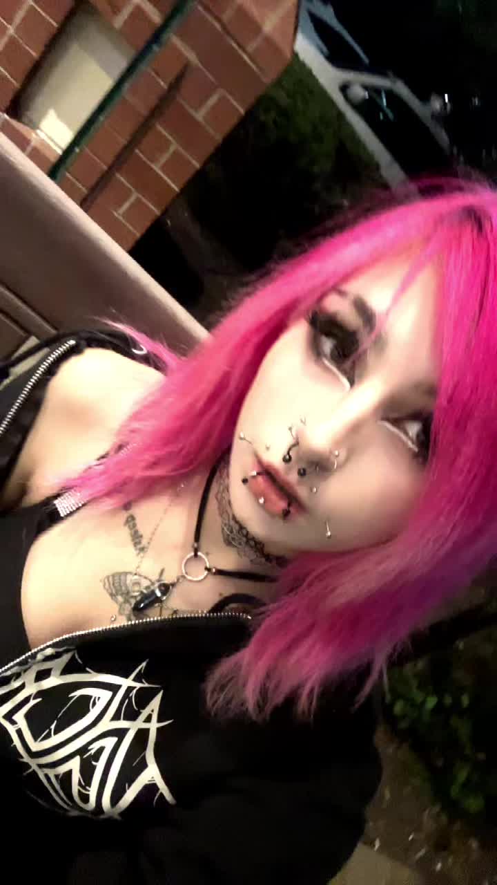 @z0mbi3_b1t3s
