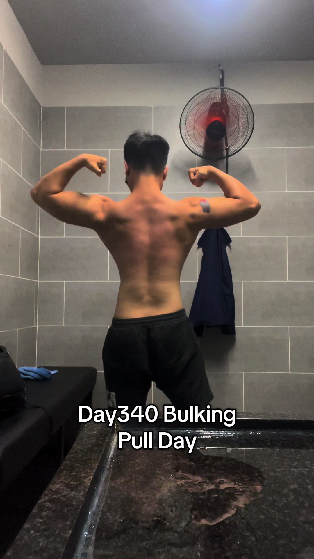 @Kent th&iacute;ch tập gym