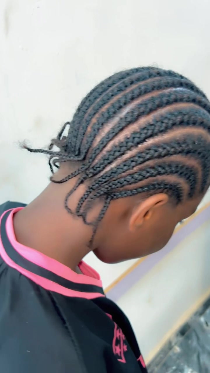 @HAIRSTYLIST IN AGODO EGBE