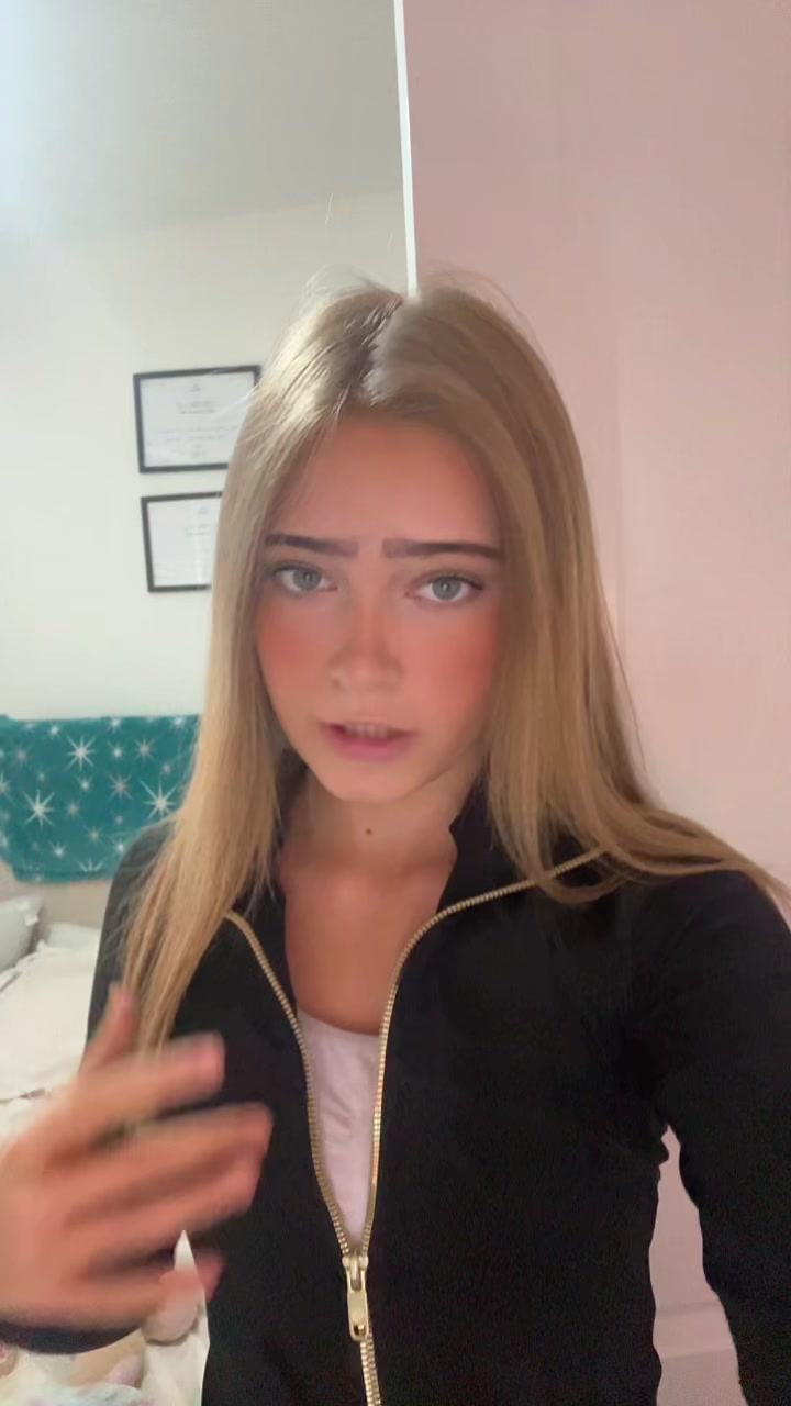 @Lolamaude89