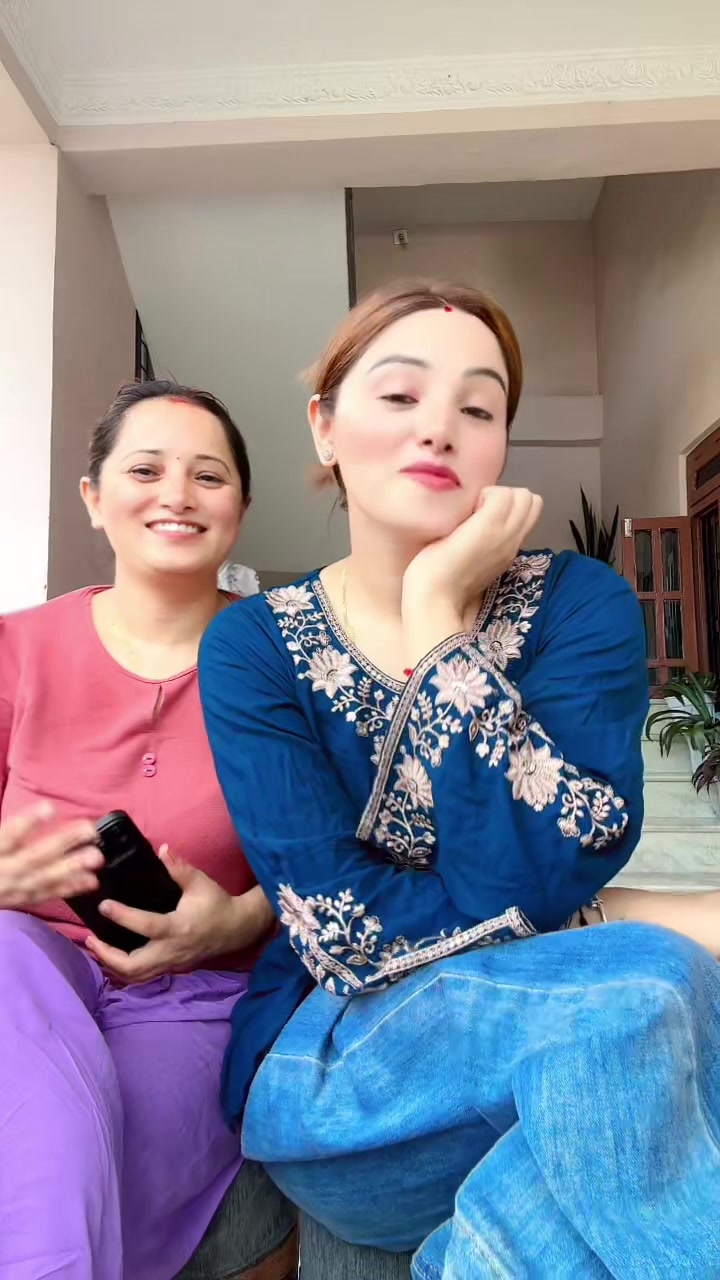 @AMbeeka_khadka💫🦋