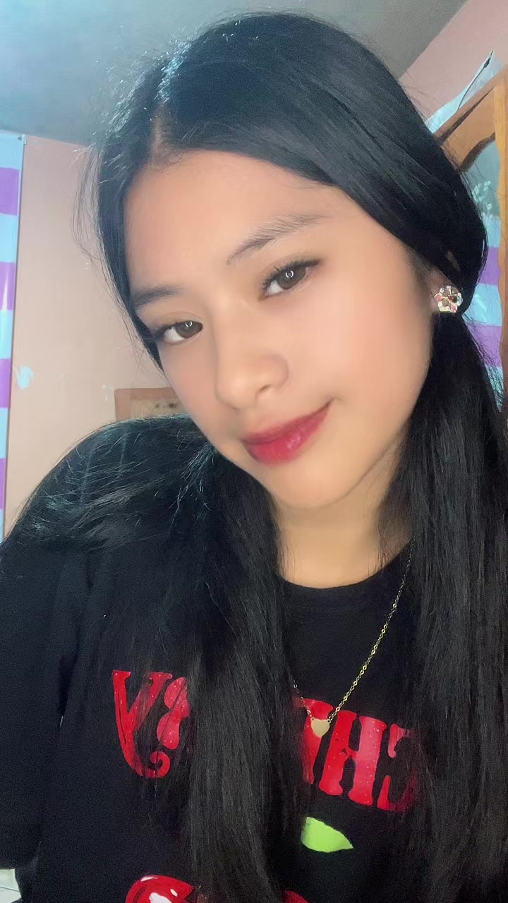@Florecita🖤🤍🌻🍓
