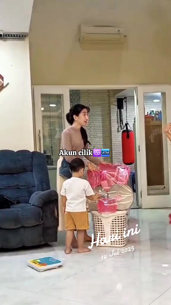 @AKUN CILIK♋️🏧