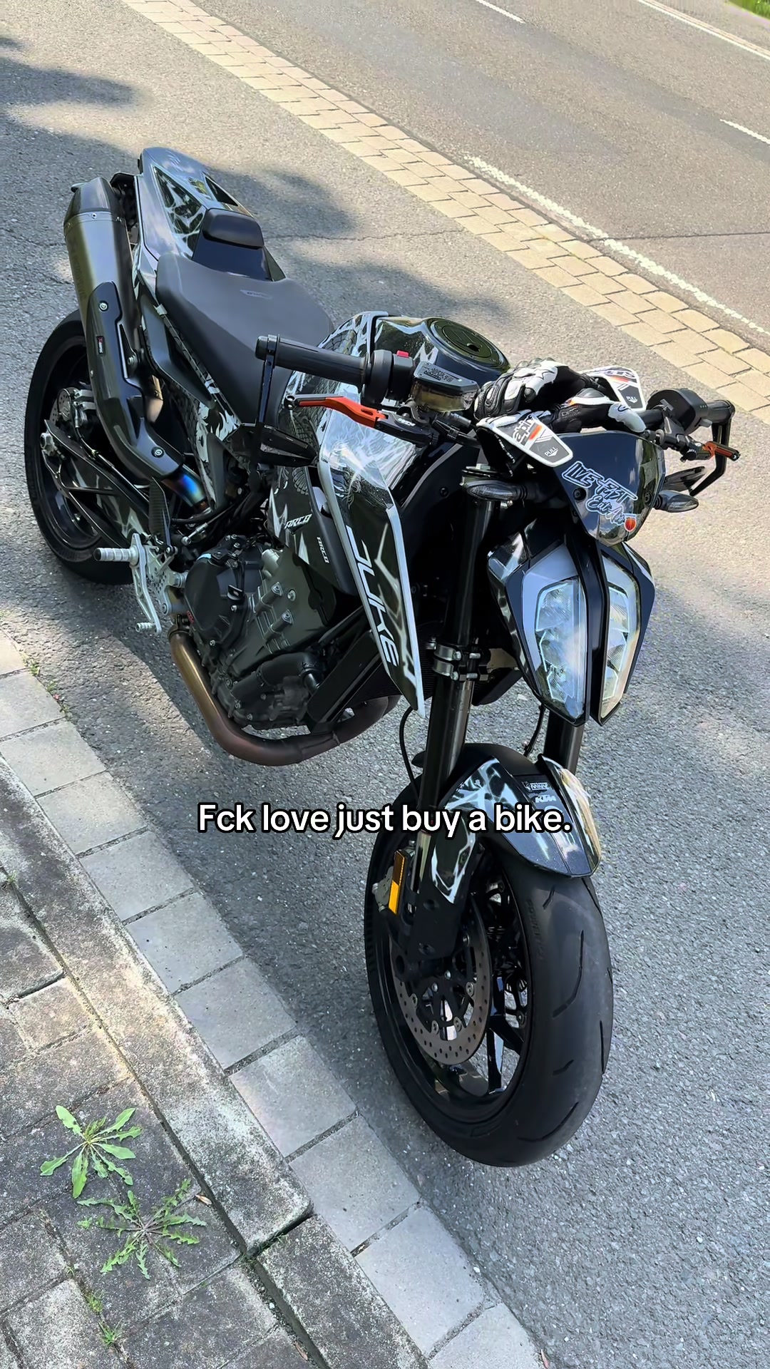 @die mit der 790๐ฆ๐ฅ