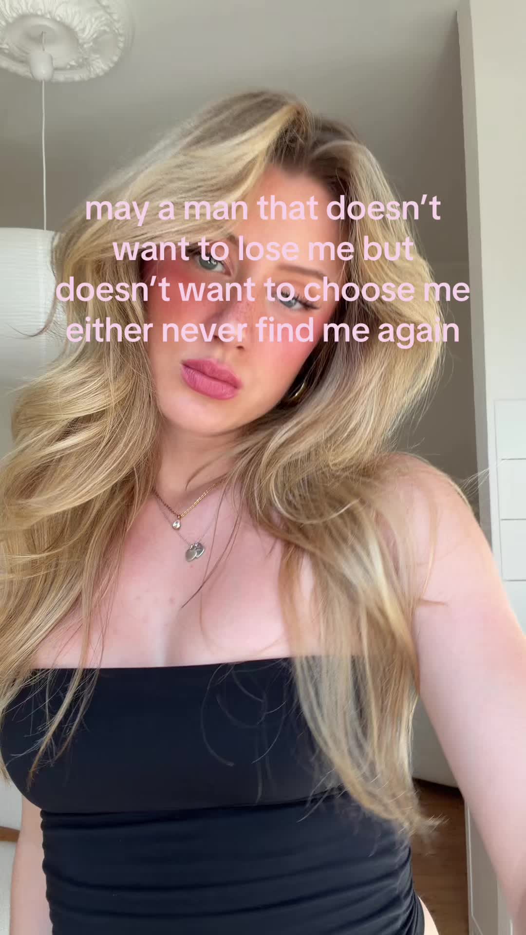 @Merle | Petite Bombshell