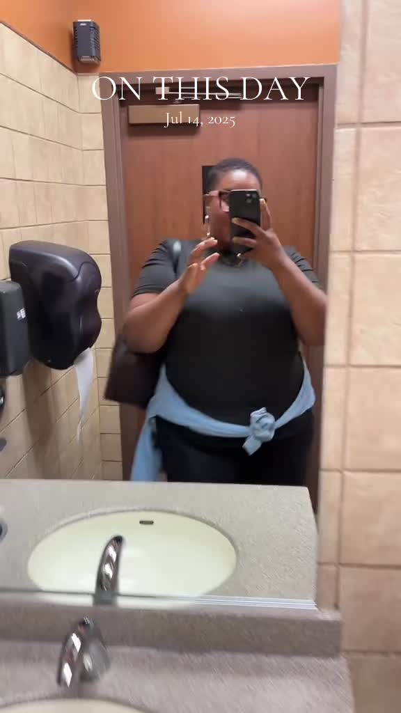 @𝕖𝕓𝕠𝕟𝕖.