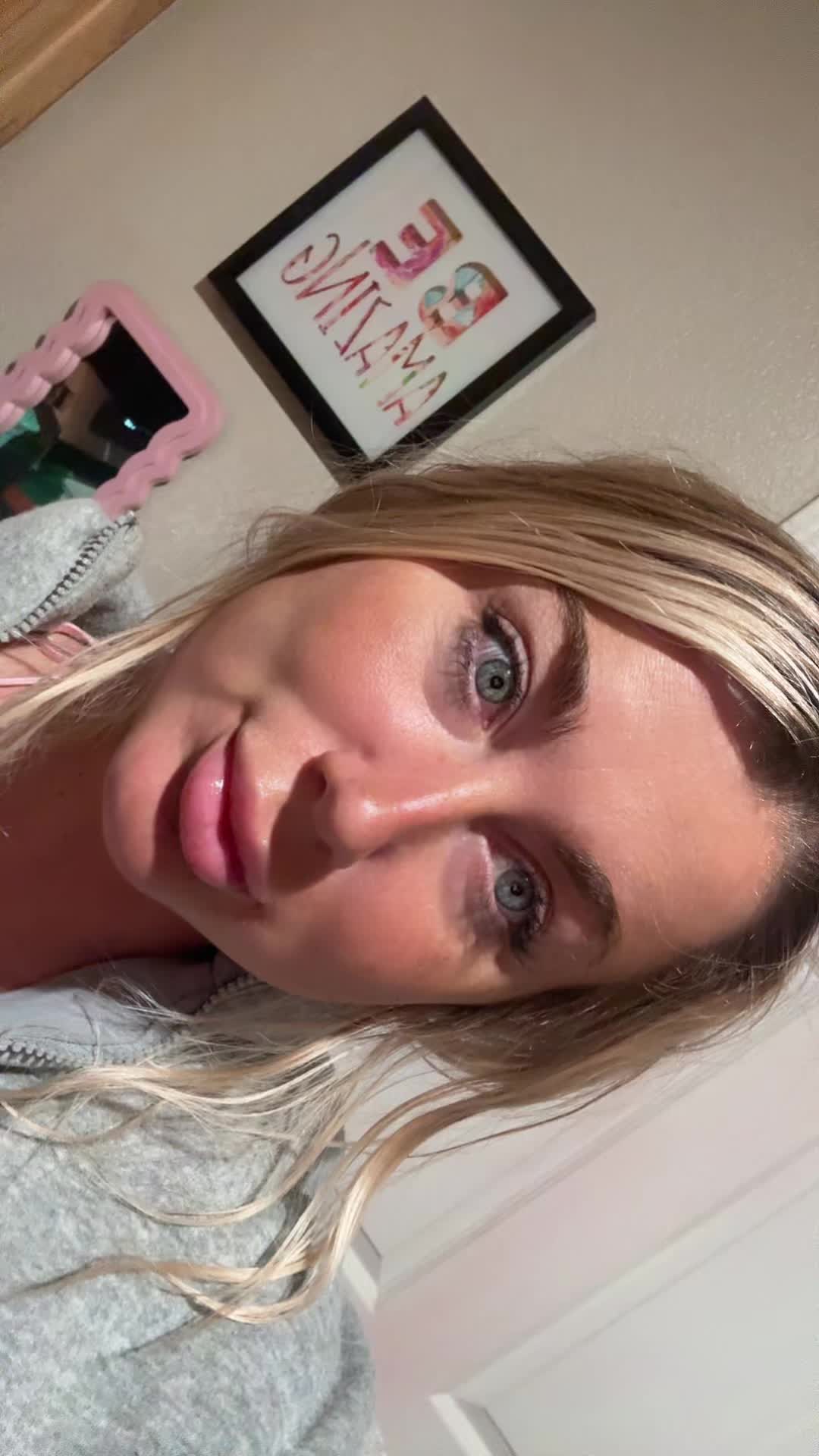 @Laceybarbieee