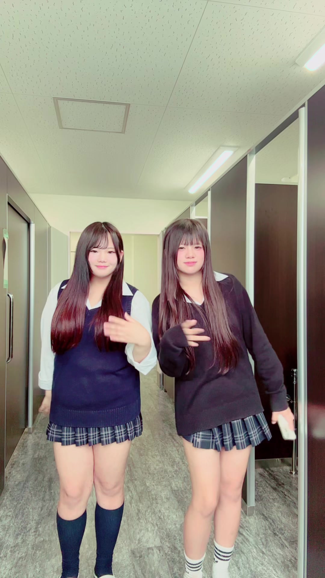 @ひな