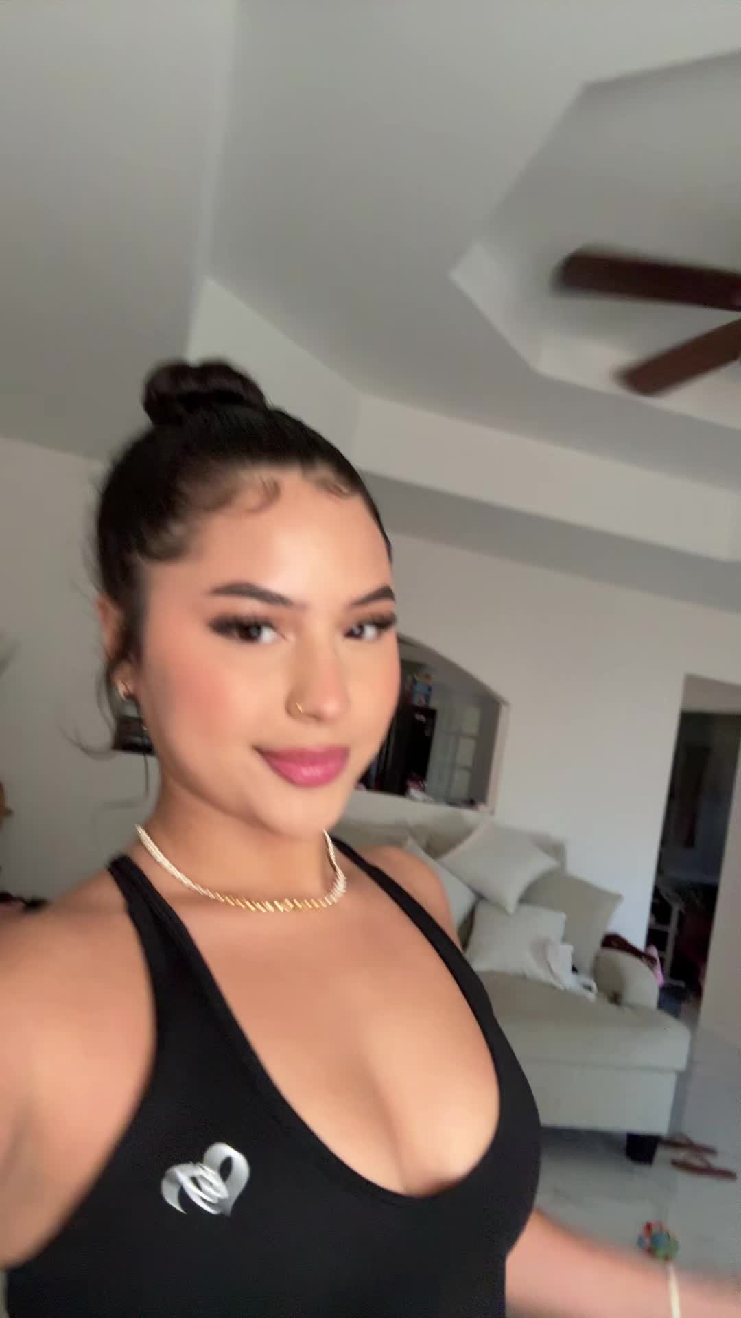 @lifeofanahi
