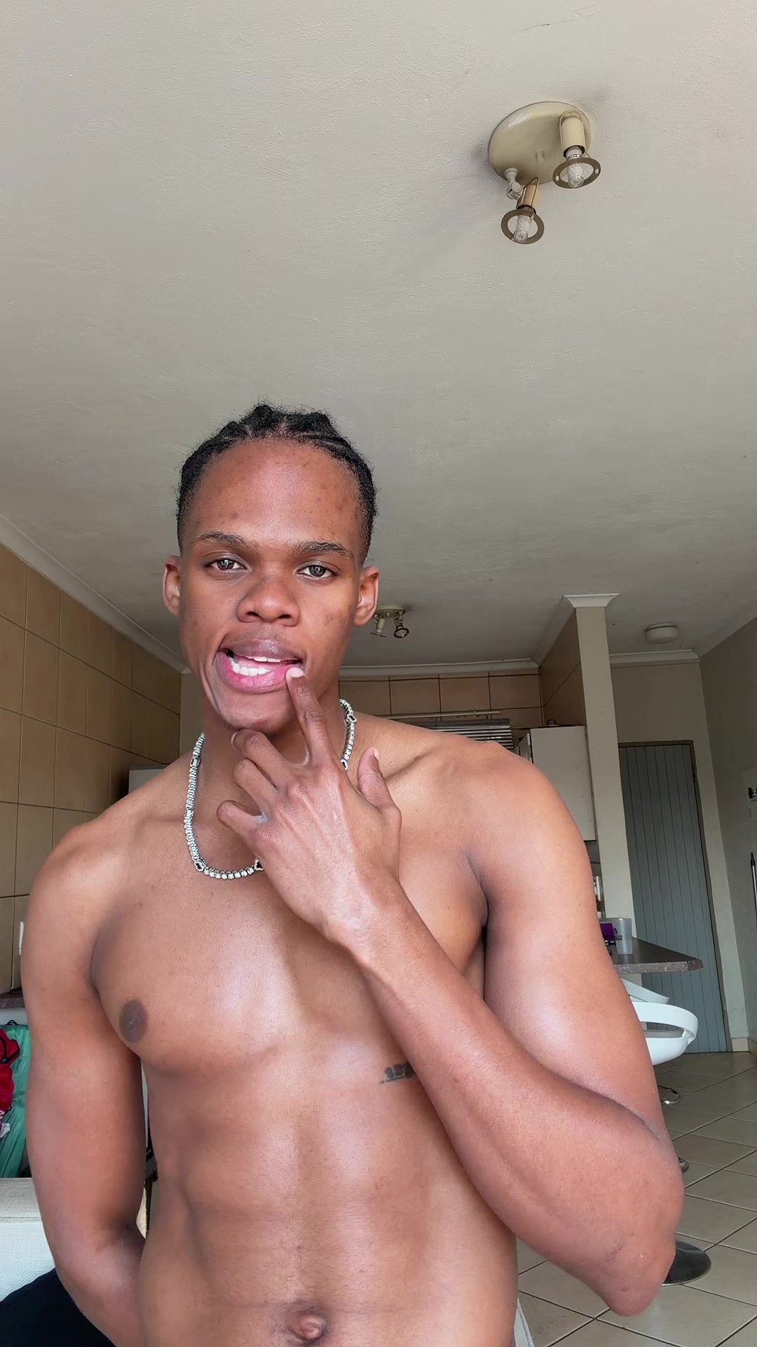@Ronjustliving 😘✌🏽