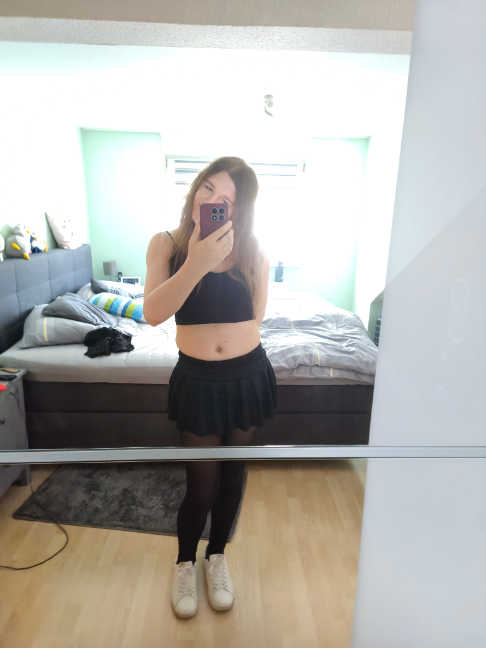 @Laurababyemily