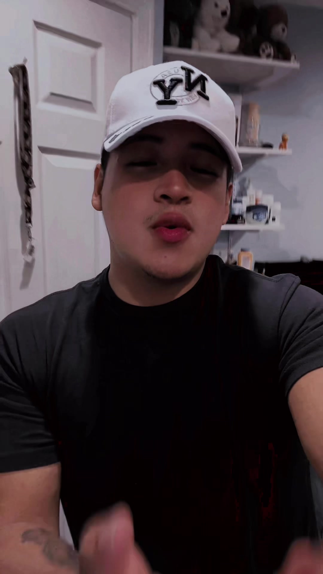 @chris_