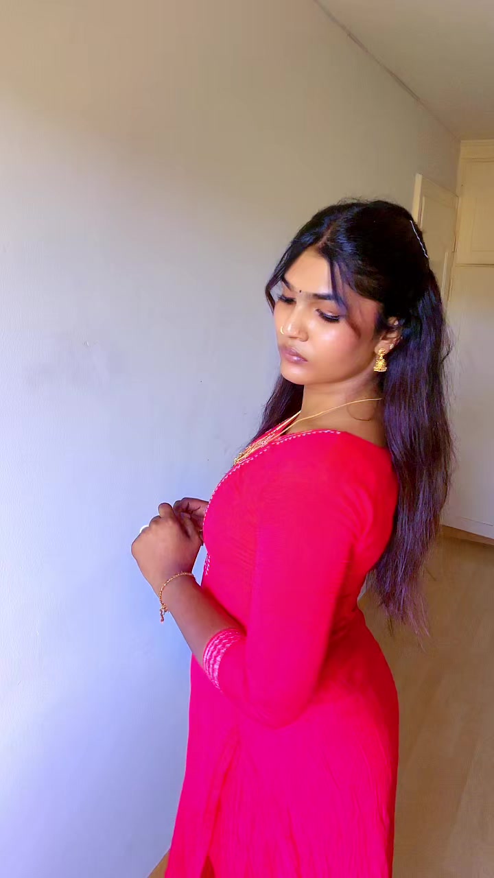 @கள்ளி ராணி 👑🥰🇨🇭