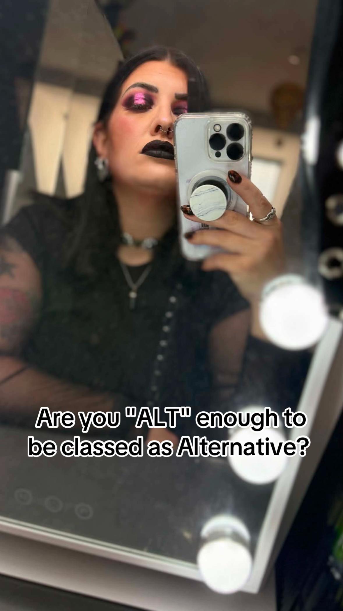 @𝕷𝖆𝖚𝖗𝖊𝖓 𝖁𝖎𝖈𝖐🦇⛓️