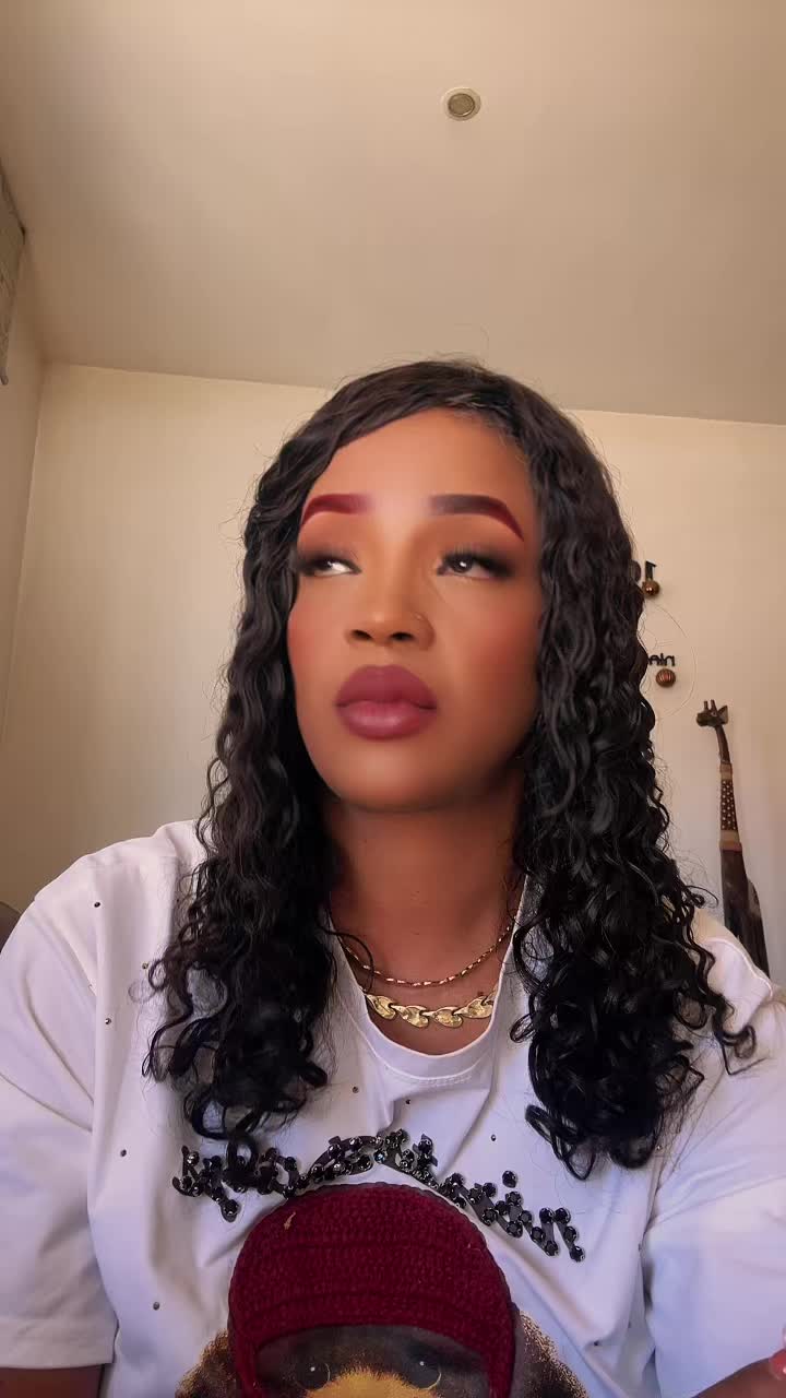 @lacubanita117