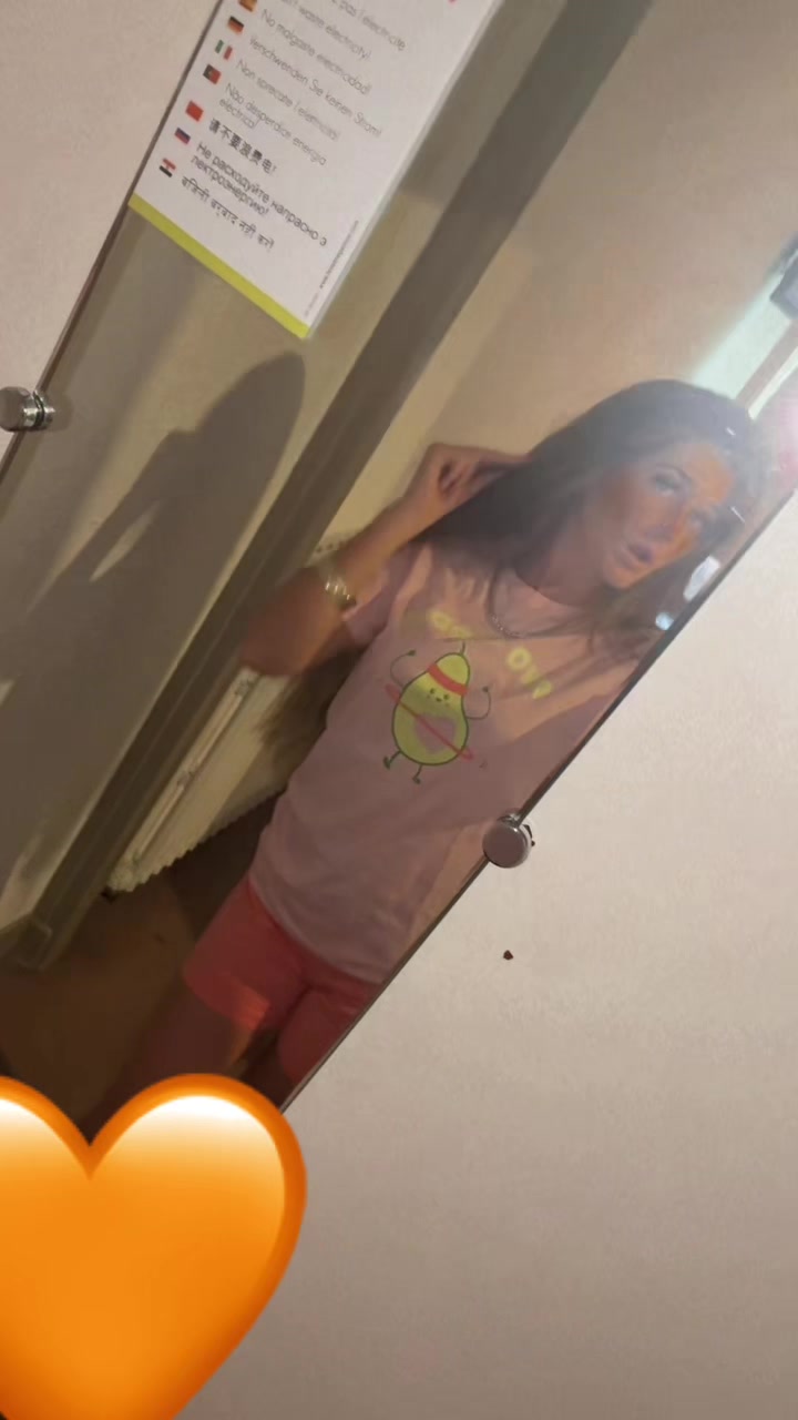 @~J~