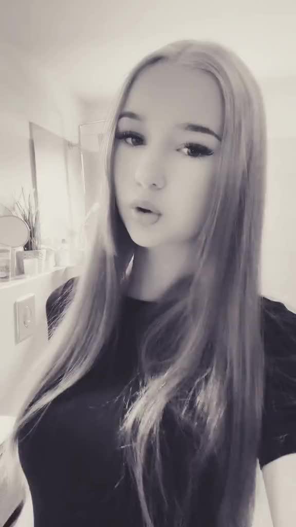 @𝐜𝐞𝐥𝐢𝐧𝐞
