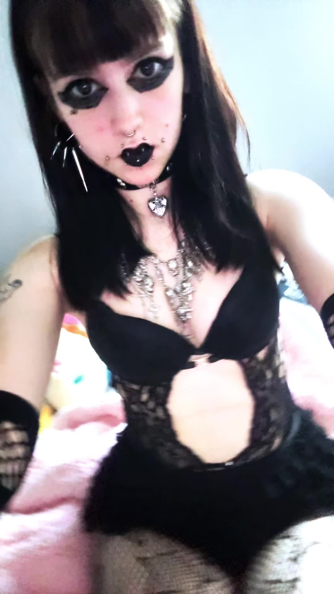@kaylee goding 🖤