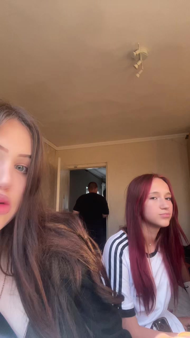 @🍷