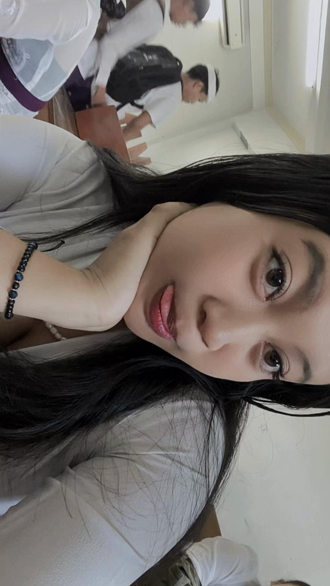 @hii.inirisnaa