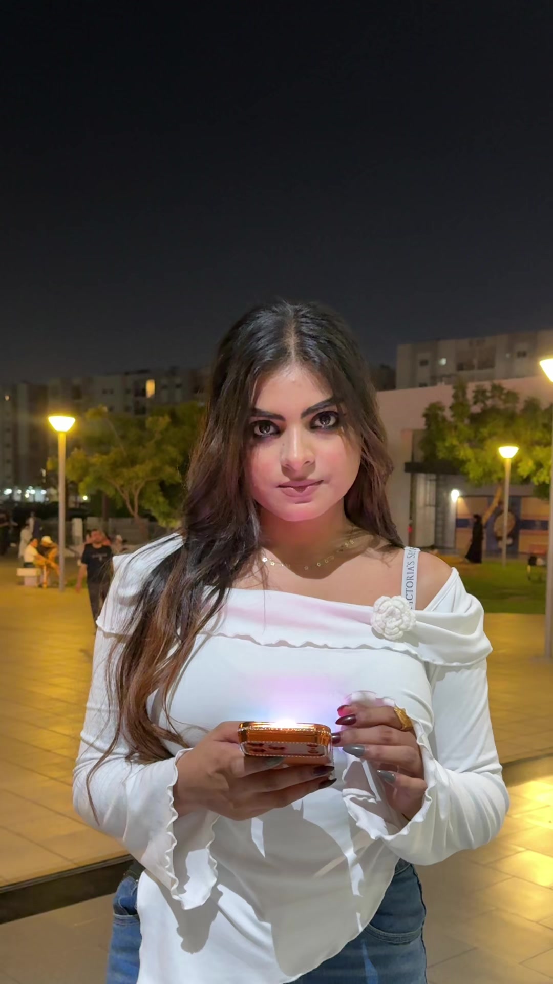 @chayaschu