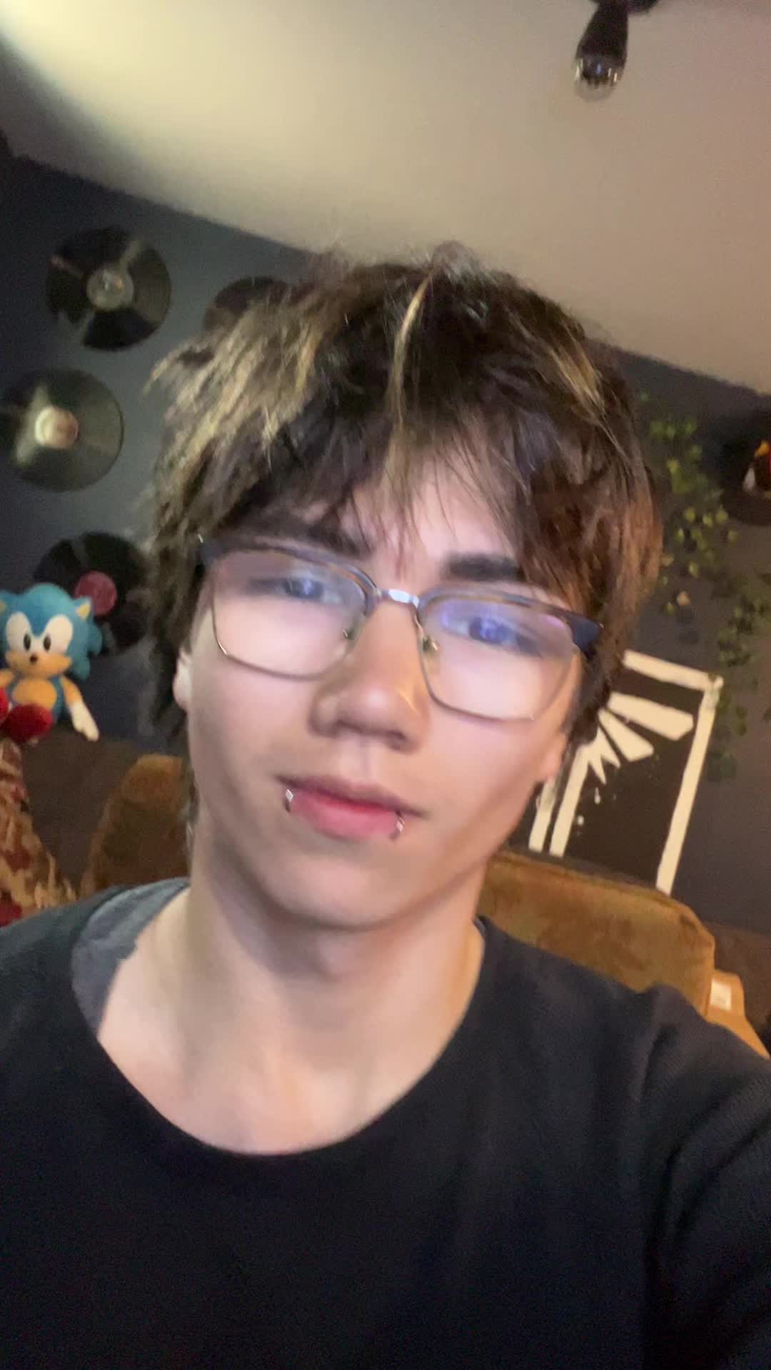 @ZNX <3
