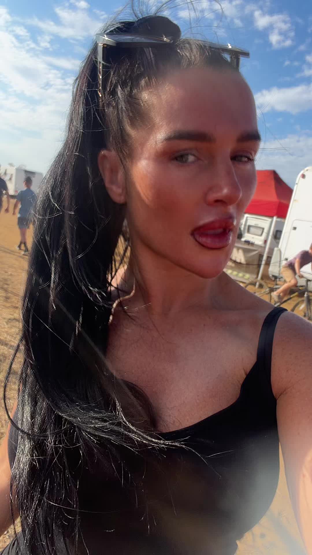 @HollieBaby