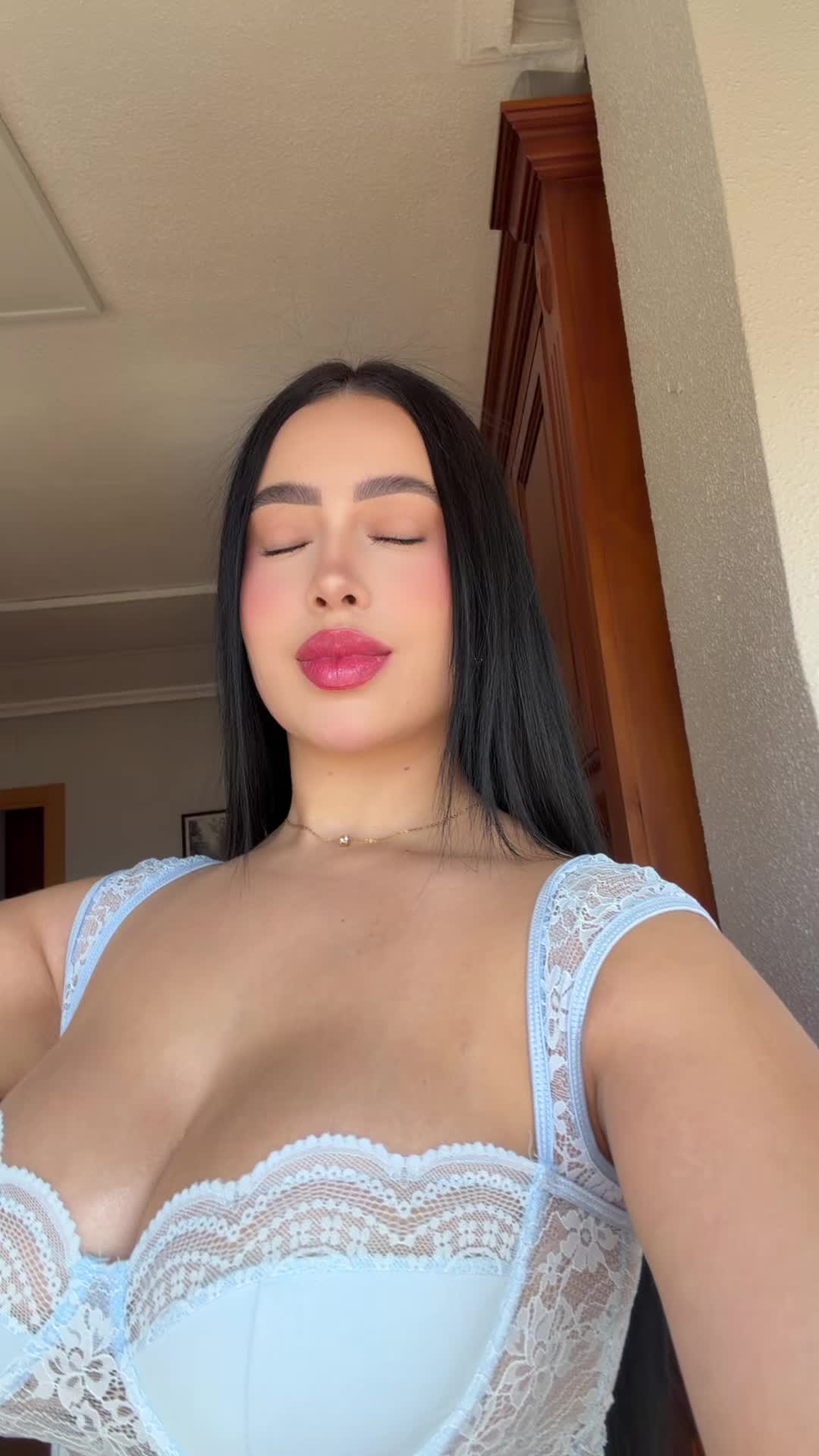 @valesuarezl_2  👑