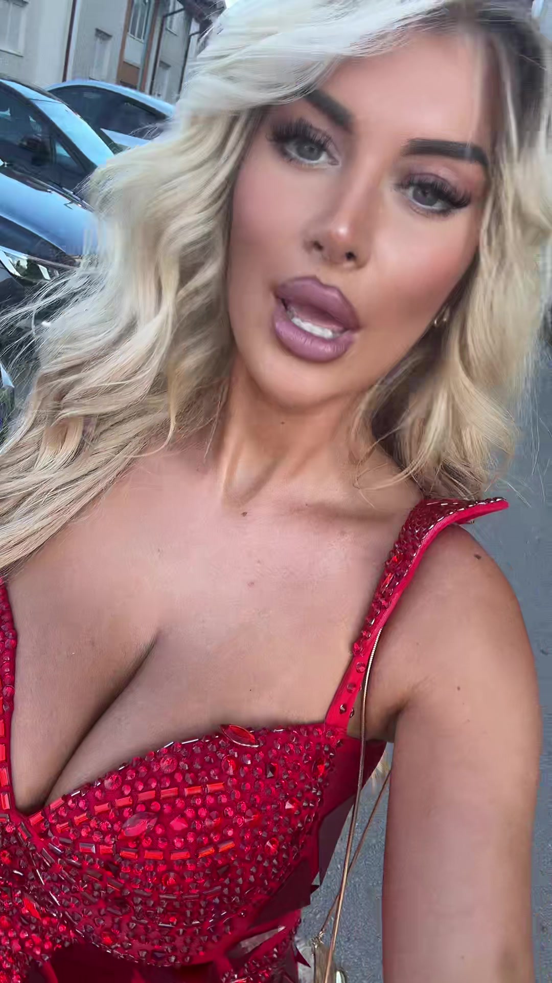 @dzanaa2