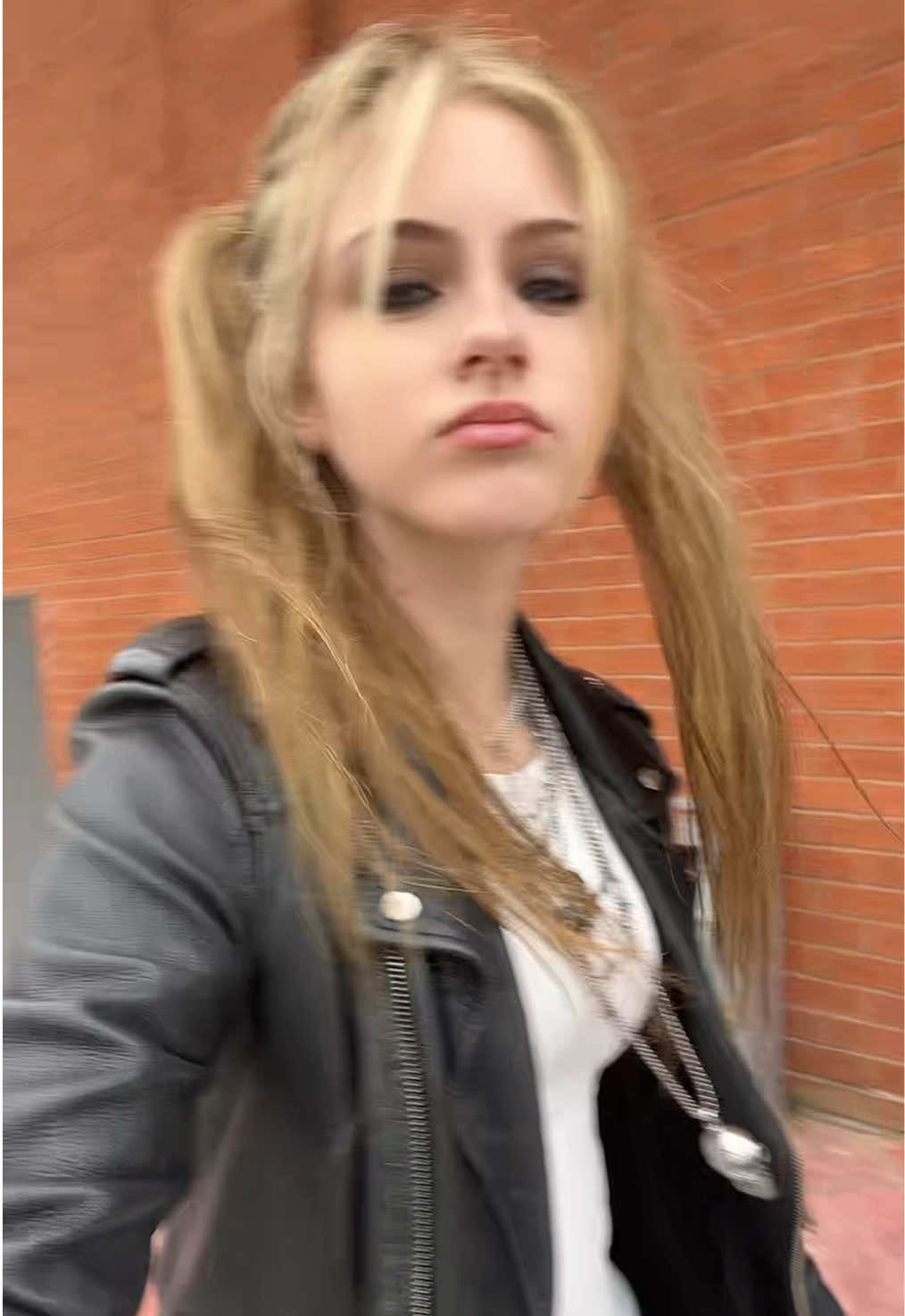 @𝐋𝐈𝐋𝐒🎸
