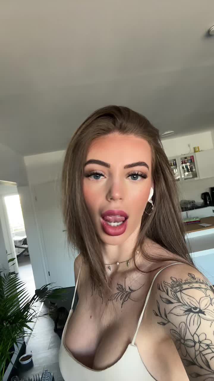 @Pialein_